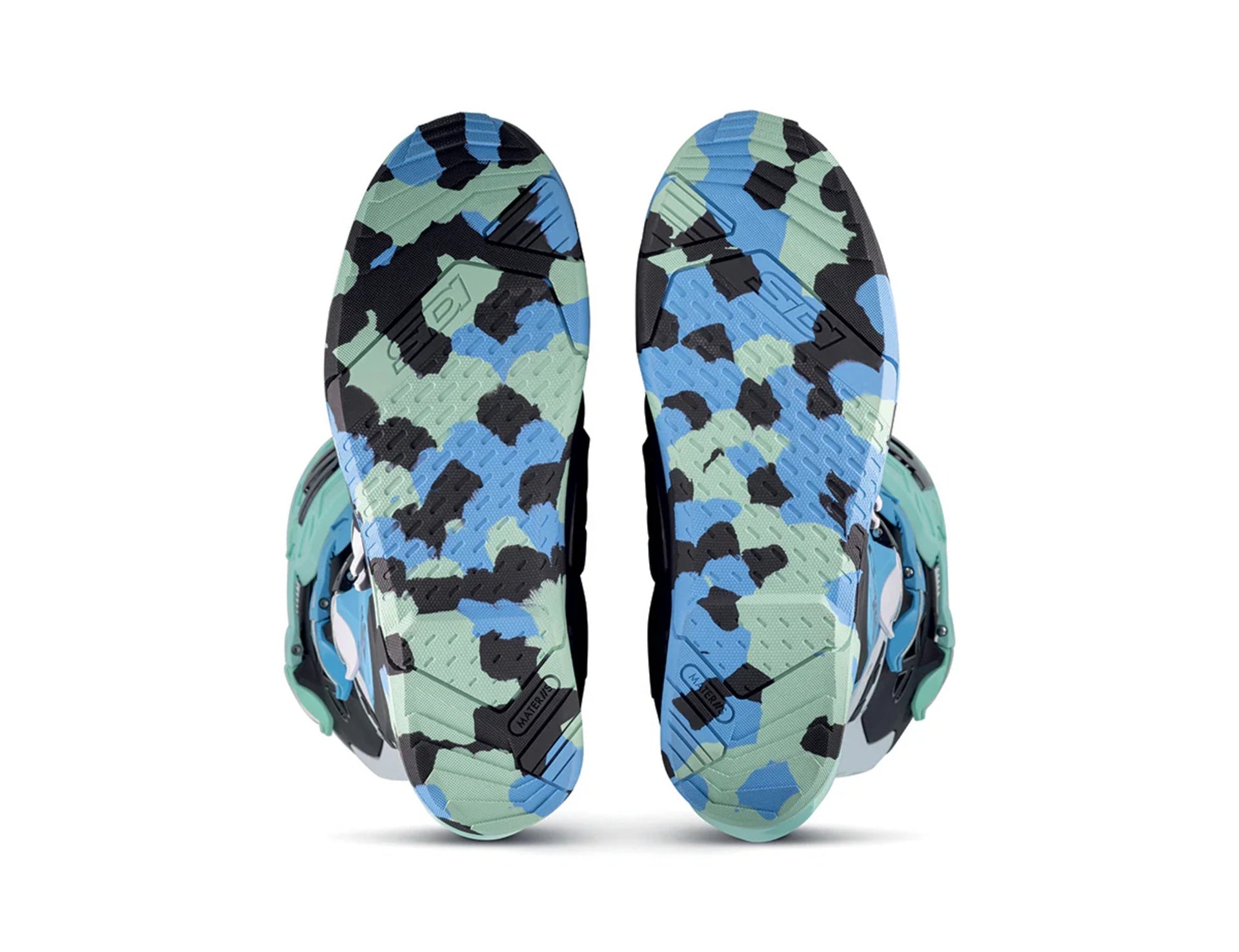 Boots  ST. Crossair X Messy Cyan