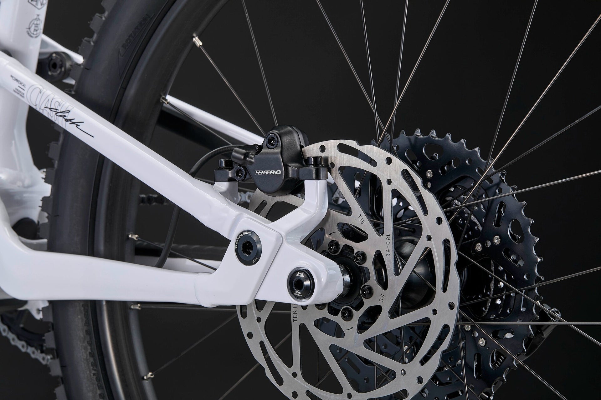 Bicicleta infantil Commencal Clash 24 Pure White 2026