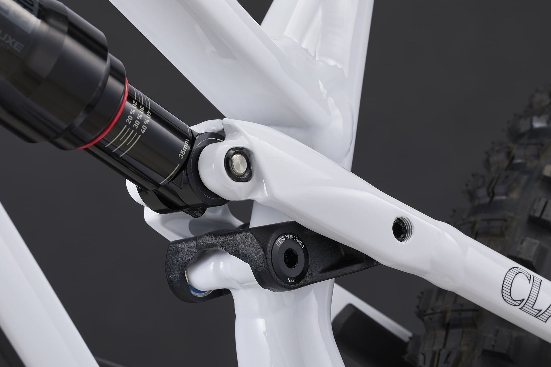 Commencal Clash 20 Pure White