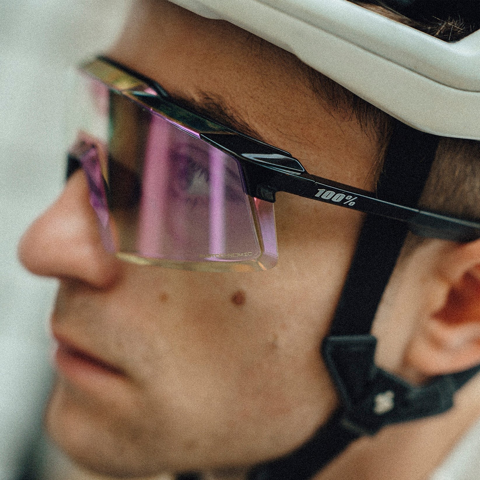 Lentes deportivos 100% AEROCRAFT Gloss Black - Purple Mirror Photochromic Lens