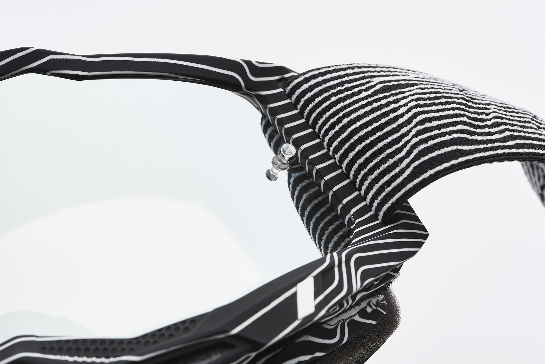 ACCURI 2 Goggle Silo - Mirror Silver Flash Lens